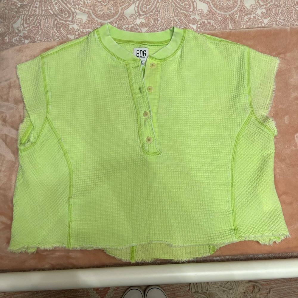 Green short sleeve